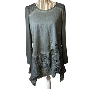 Feratelli Tunic Top Medium Gray Green Crochet Lace Lagenlook Layered Boho Rayon